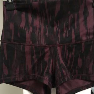 Lululemon wunder short